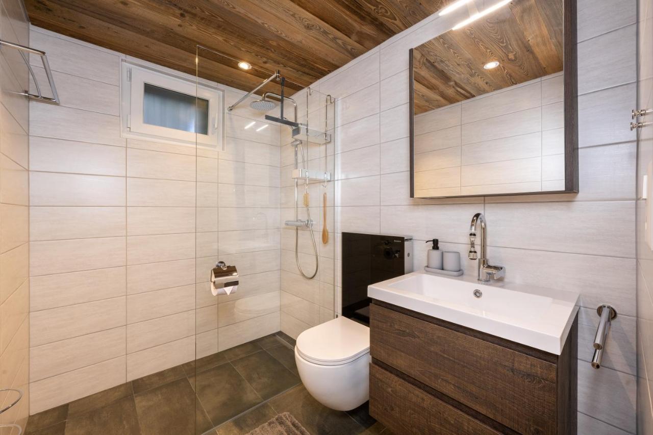 Studio Roseline - Smart & Modern Grachen Exterior photo